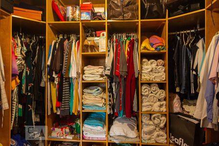 Casa de condomínio para alugar com 287m², 5 quartos e 5 vagasCloset da suíte