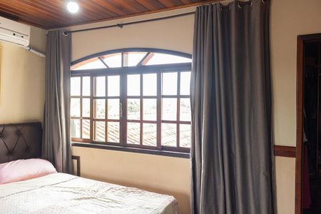 Casa de condomínio para alugar com 287m², 5 quartos e 5 vagasSuíte