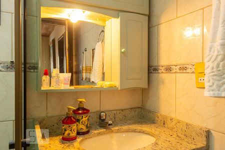 Casa de condomínio para alugar com 287m², 5 quartos e 5 vagasBanheiro social