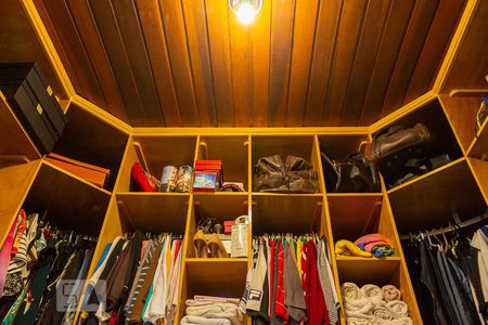 Casa de condomínio para alugar com 287m², 5 quartos e 5 vagasCloset da suíte