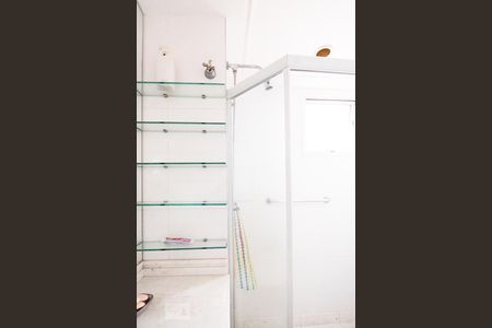 Apartamento à venda com 400m², 4 quartos e 6 vagas Apartamento à venda com 400m², 4 quartos e 6 vagasBanheiro da Suíte 1