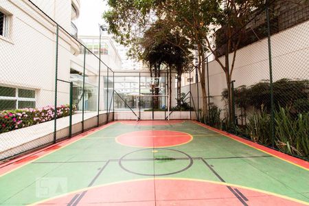 Apartamento à venda com 400m², 4 quartos e 6 vagas Apartamento à venda com 400m², 4 quartos e 6 vagasÁrea Comum - Quadra Esportiva