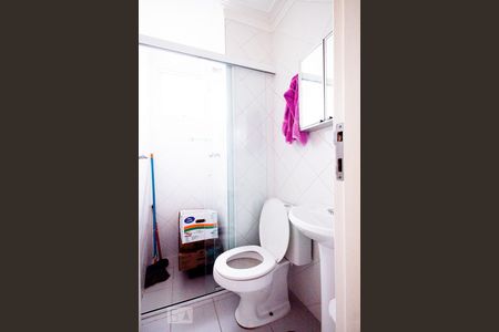 Apartamento à venda com 400m², 4 quartos e 6 vagas Apartamento à venda com 400m², 4 quartos e 6 vagasBanheiro de Serviço