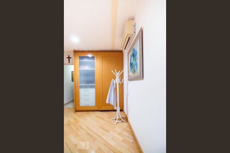 Apartamento à venda com 400m², 4 quartos e 6 vagas Apartamento à venda com 400m², 4 quartos e 6 vagasSuíte 2