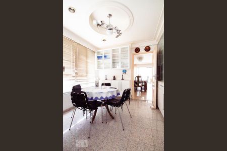 Apartamento à venda com 400m², 4 quartos e 6 vagas Apartamento à venda com 400m², 4 quartos e 6 vagasCozinha