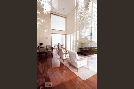 Apartamento à venda com 400m², 4 quartos e 6 vagas Apartamento à venda com 400m², 4 quartos e 6 vagasÁrea Comum