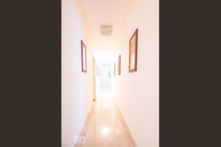 Apartamento à venda com 400m², 4 quartos e 6 vagas Apartamento à venda com 400m², 4 quartos e 6 vagasCorredor