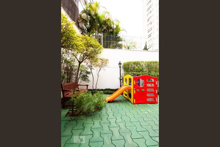 Apartamento à venda com 400m², 4 quartos e 6 vagas Apartamento à venda com 400m², 4 quartos e 6 vagasÁrea Comum - Playground