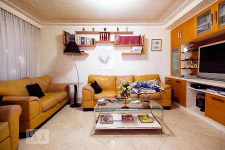 Sala de TV de apartamento à venda com 4 quartos, 400m² em Paraíso, São Paulo