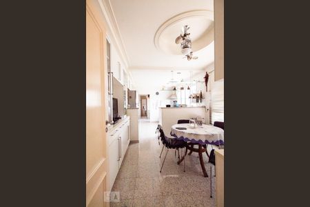 Apartamento à venda com 400m², 4 quartos e 6 vagas Apartamento à venda com 400m², 4 quartos e 6 vagasCozinha