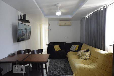 Sala de apartamento para alugar com 2 quartos, 58m² em Camorim, Rio de Janeiro