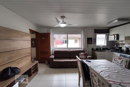 Sala de apartamento para alugar com 2 quartos, 59m² em Olaria, Canoas