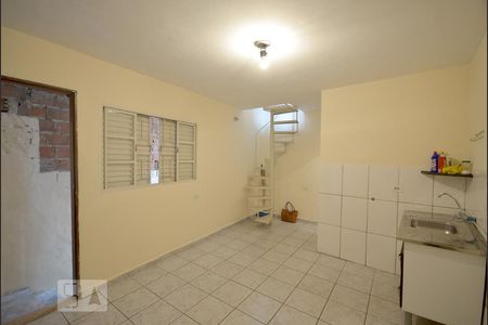 Sala/Cozinha de casa para alugar com 1 quarto, 20m² em Jardim Maria Estela, São Paulo