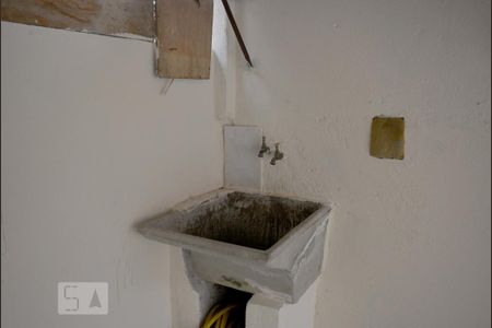Casa à venda com 60m², 1 quarto e sem vagaArea De Serviço
