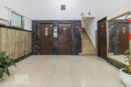 Apartamento à venda com 108m², 3 quartos e sem vaga Apartamento à venda com 108m², 3 quartos e sem vagaHall social