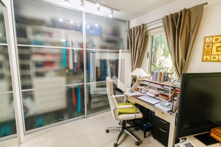 Apartamento à venda com 156m², 3 quartos e 3 vagasCloset da suíte 1