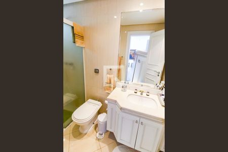 Apartamento à venda com 156m², 3 quartos e 3 vagasBanheiro da Suíte 2