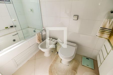 Apartamento à venda com 156m², 3 quartos e 3 vagasBanheiro da Suíte 1