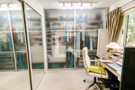 Apartamento à venda com 156m², 3 quartos e 3 vagasCloset da suíte 1