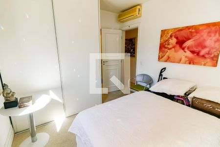 Apartamento à venda com 156m², 3 quartos e 3 vagasSuíte 2