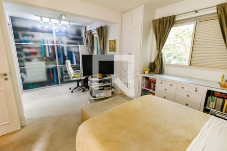 Apartamento à venda com 156m², 3 quartos e 3 vagasSuíte 1