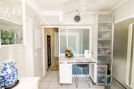 Apartamento à venda com 156m², 3 quartos e 3 vagasCozinha - Armários