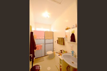 Casa à venda com 125m², 3 quartos e 2 vagasBanheiro