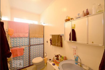 Casa à venda com 125m², 3 quartos e 2 vagasBanheiro