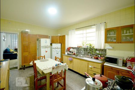 Casa à venda com 125m², 3 quartos e 2 vagasCozinha