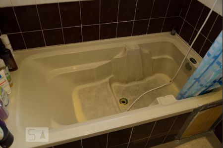 Casa à venda com 210m², 4 quartos e 1 vagaBanheira