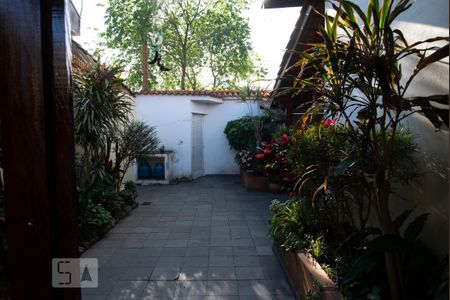 Casa à venda com 210m², 4 quartos e 1 vagaQuintal