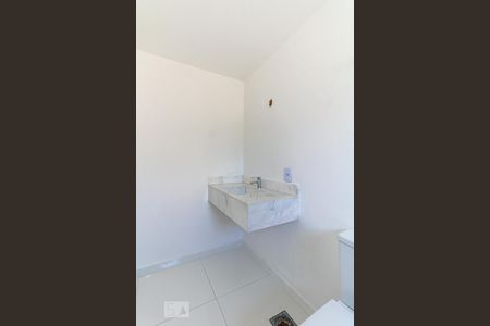 Casa à venda com 450m², 5 quartos e 4 vagasBanheiro da Suíte 2