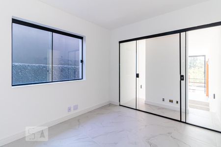 Casa à venda com 450m², 5 quartos e 4 vagasQuarto 5