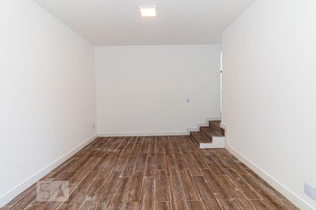 Casa à venda com 450m², 5 quartos e 4 vagasCorredor e Hall dos Quartos