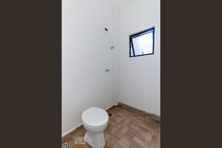 Casa à venda com 450m², 5 quartos e 4 vagasBanheiro de Serviço