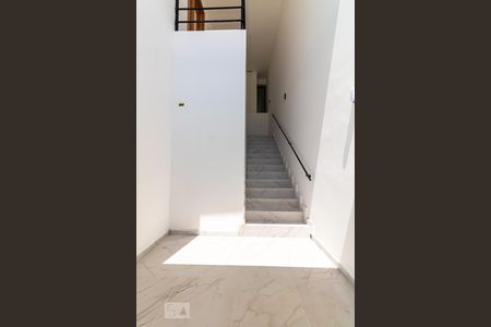 Casa à venda com 450m², 5 quartos e 4 vagasEscada