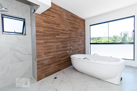 Casa à venda com 450m², 5 quartos e 4 vagasBanheiro da Suíte 1