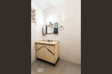 Casa à venda com 250m², 3 quartos e 2 vagas Casa à venda com 250m², 3 quartos e 2 vagasBanheiro