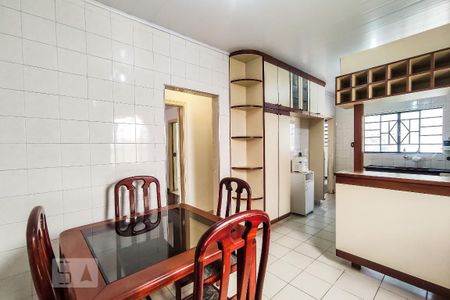 Casa à venda com 250m², 3 quartos e 2 vagas Casa à venda com 250m², 3 quartos e 2 vagasCozinha