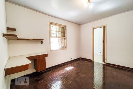 Casa à venda com 250m², 3 quartos e 2 vagas Casa à venda com 250m², 3 quartos e 2 vagasSaleta