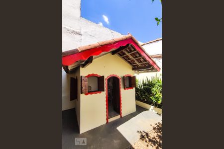 Casa à venda com 250m², 3 quartos e 2 vagas Casa à venda com 250m², 3 quartos e 2 vagasÁrea Externa