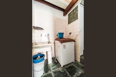 Casa à venda com 250m², 3 quartos e 2 vagas Casa à venda com 250m², 3 quartos e 2 vagasÁrea de Serviço