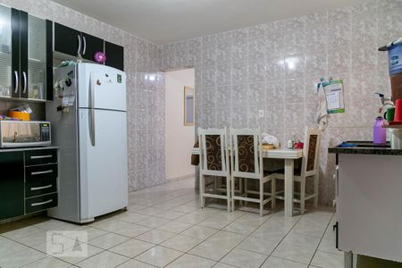 Casa à venda com 250m², 4 quartos e 4 vagasCozinha