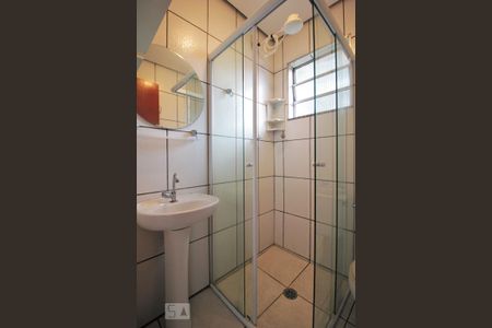 Banheiro de casa para alugar com 1 quarto, 36m² em Jardim Ana Maria, São Paulo
