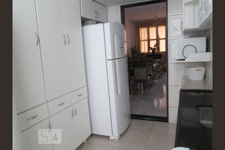 Apartamento à venda com 130m², 3 quartos e sem vagaCozinha