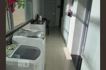 Apartamento à venda com 130m², 3 quartos e sem vagaÁrea de Serviço