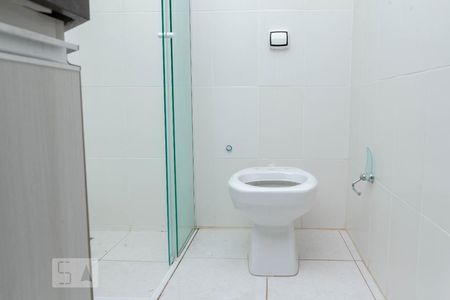 Banheiro Social de apartamento para alugar com 2 quartos, 57m² em Santa Mônica, Uberlândia