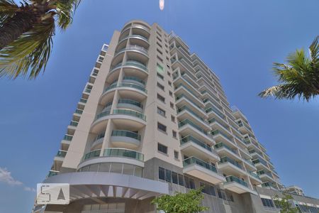 Apartamento para alugar com 77m², 2 quartos e 1 vaga Apartamento para alugar com 77m², 2 quartos e 1 vagaFachada