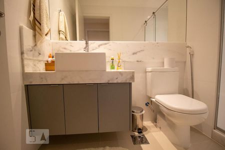 Apartamento para alugar com 77m², 2 quartos e 1 vaga Apartamento para alugar com 77m², 2 quartos e 1 vagaBanheiro Social