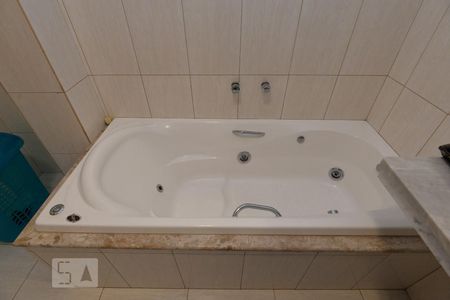 Apartamento à venda com 252m², 3 quartos e sem vagaBanheiro da suíte